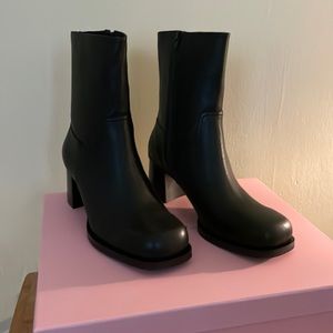 Intentionally Blank VICO HEELED BOOT 10 LIKE NEW